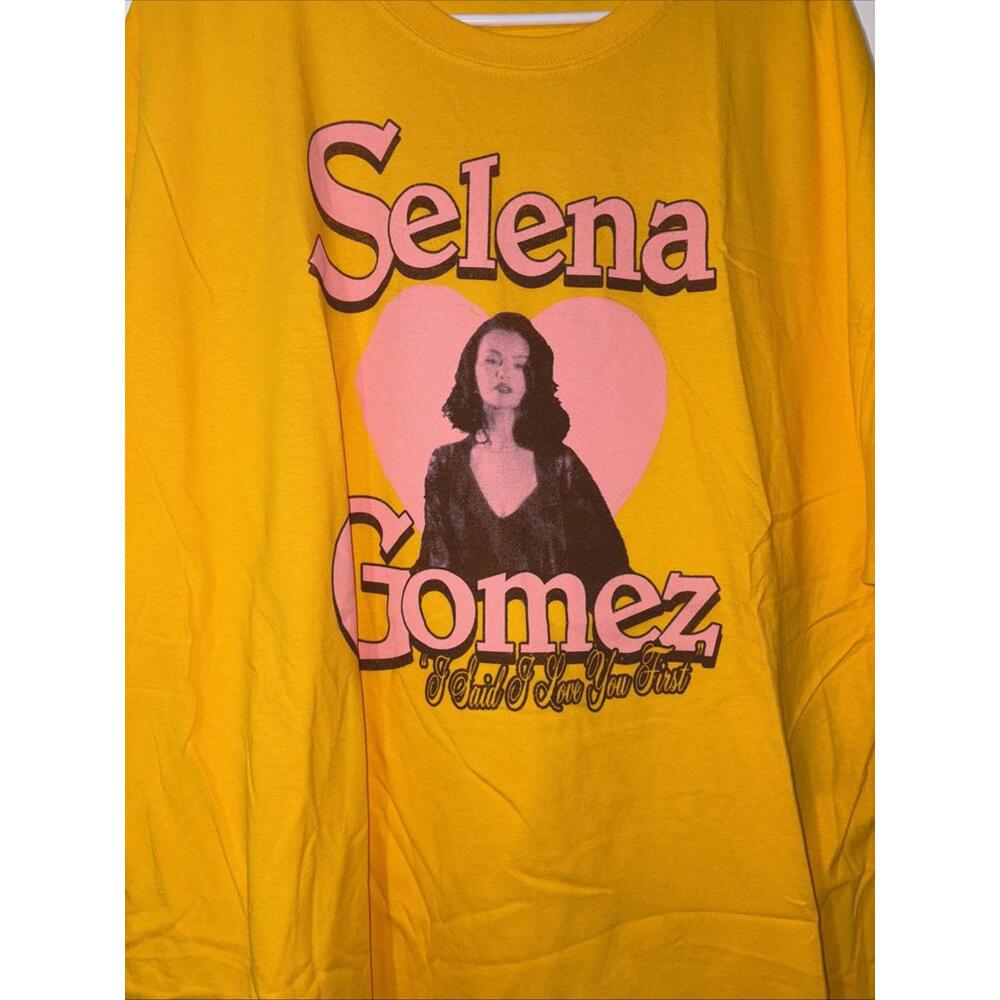 Selena Official Merchandise Adult Men’s Large Unisex Latin Pop Star T-shirt‎
